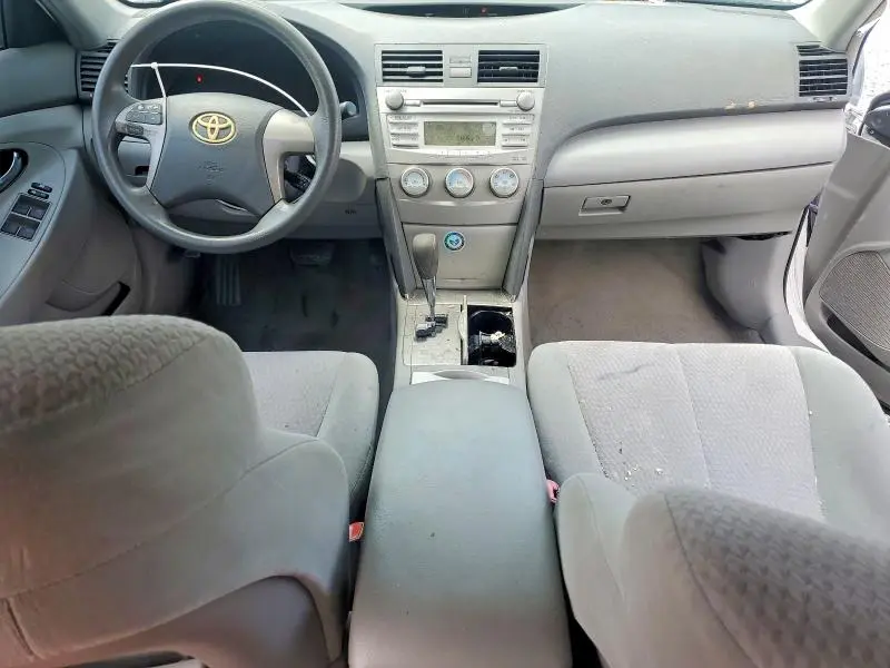 2010 TOYOTA CAMRY LE  