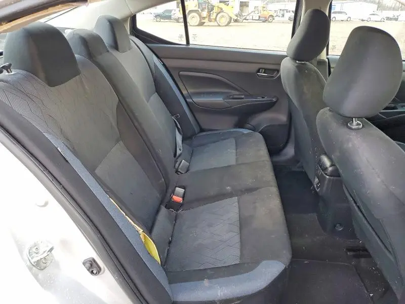 2023 NISSAN VERSA SV  