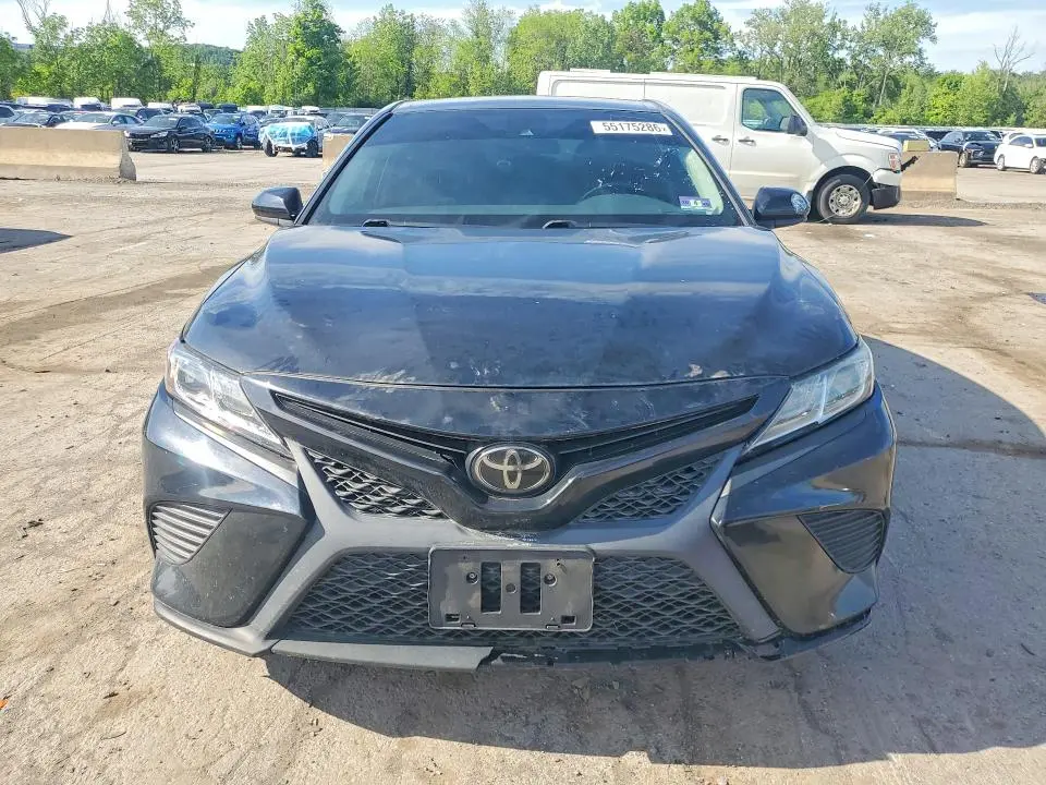 2019 TOYOTA CAMRY SE  