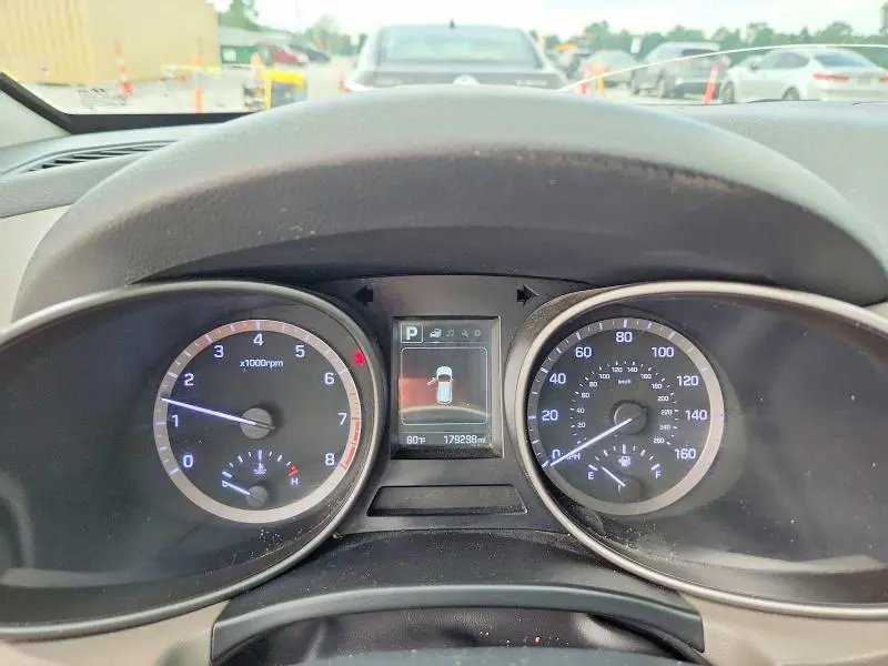 2017 HYUNDAI SANTA FE SE  