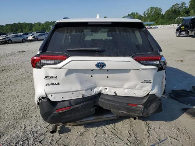 2021 TOYOTA RAV4 XLE  