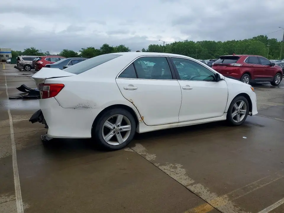 2012 TOYOTA CAMRY SE  