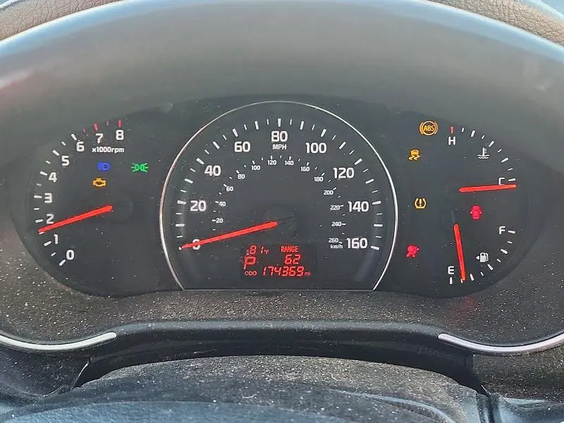 2014 KIA SORENTO LX  