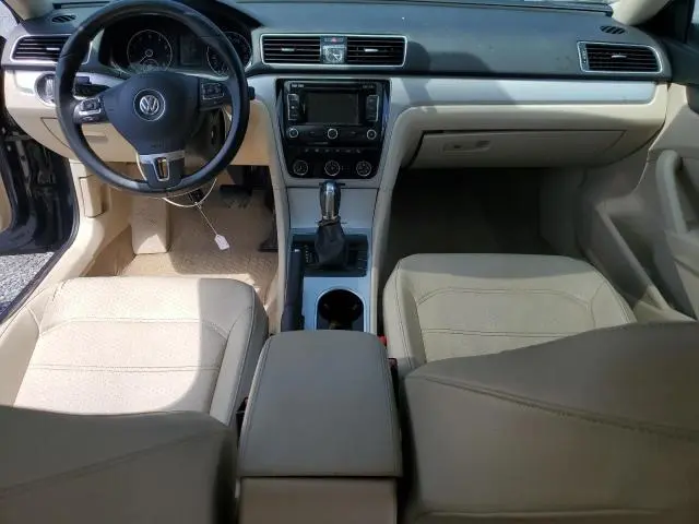 2013 VOLKSWAGEN PASSAT SE  