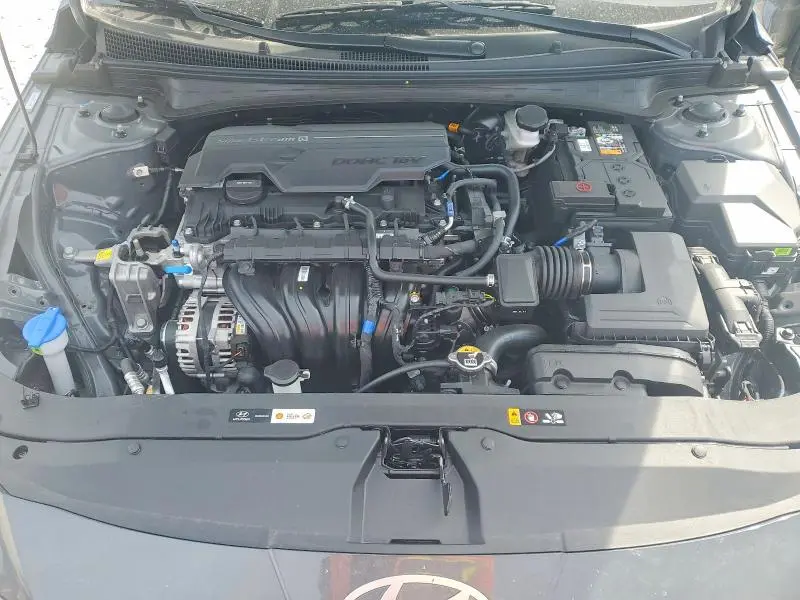 2025 HYUNDAI ELANTRA SE  