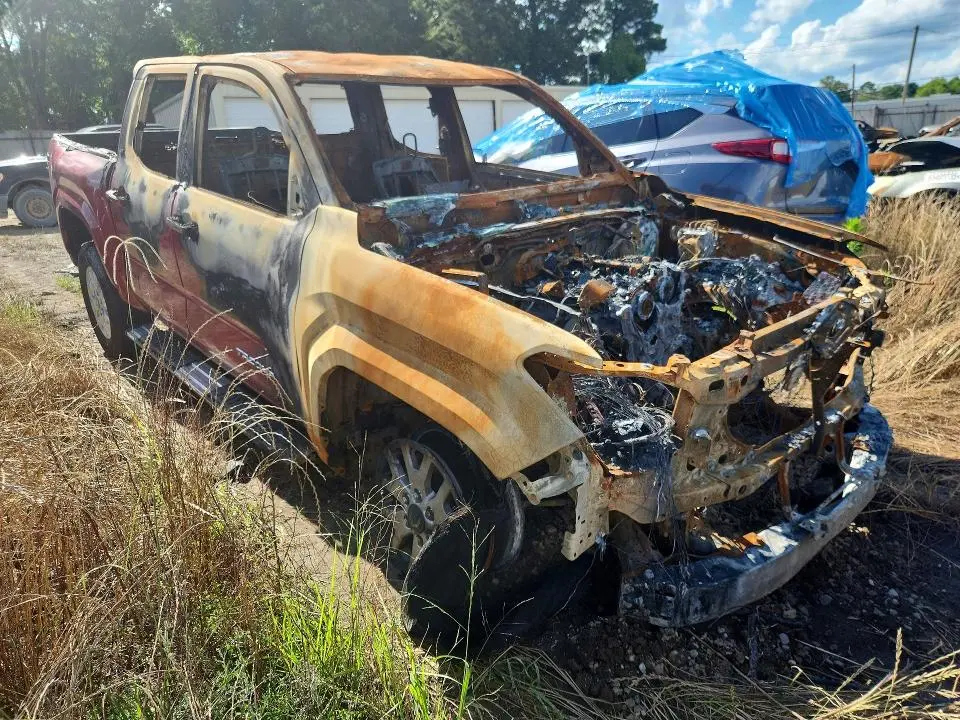2025 TOYOTA TACOMA SR5  