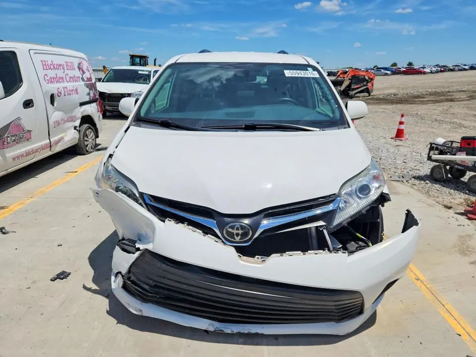 2019 TOYOTA SIENNA LE/XLE  
