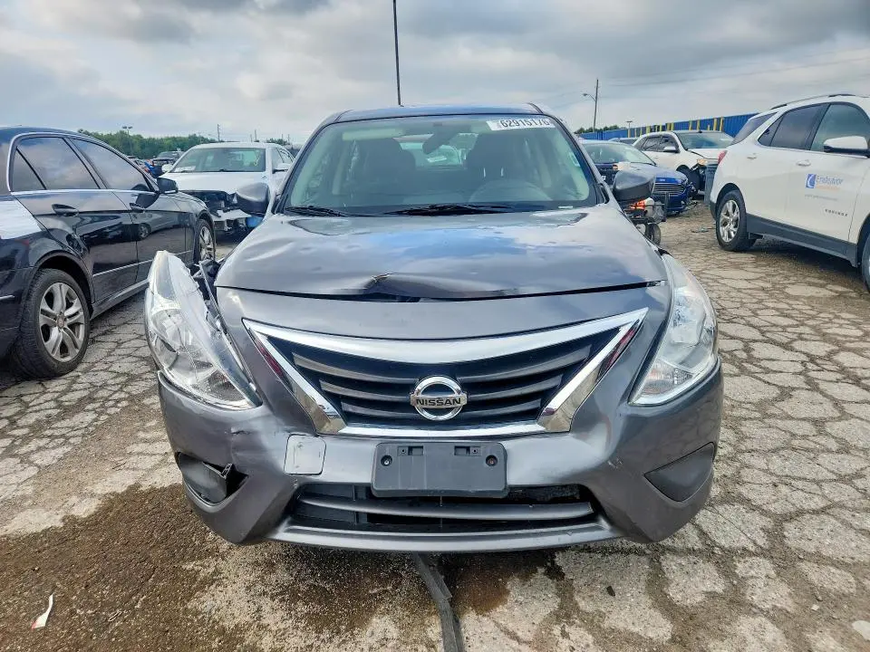 2019 NISSAN VERSA SV  