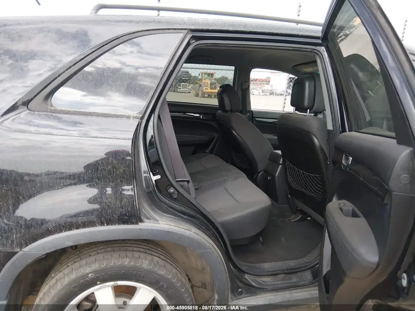 2012 KIA SORENTO LX