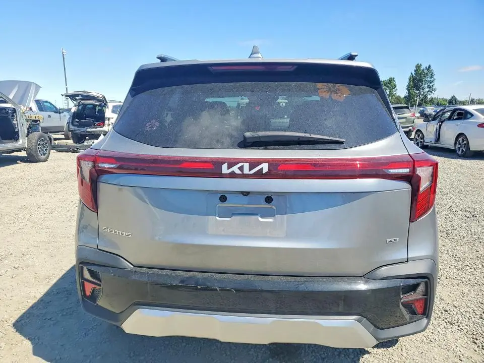 2024 KIA SELTOS EX  