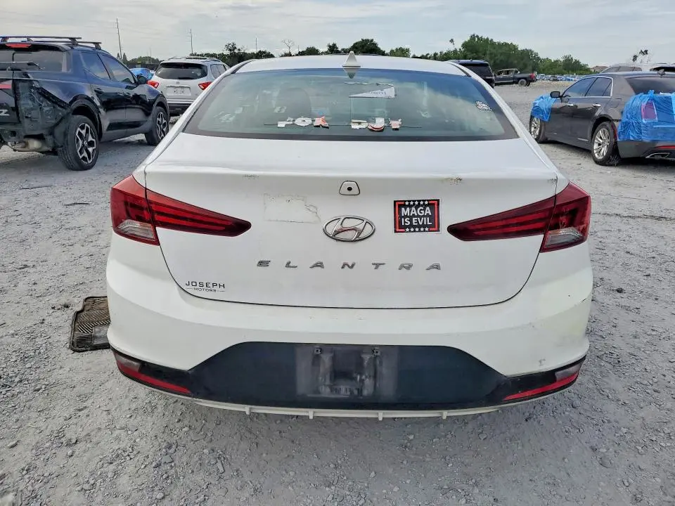 2020 HYUNDAI ELANTRA SEL  