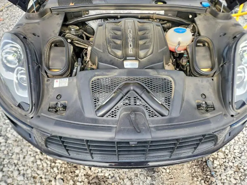 2017 PORSCHE MACAN S  