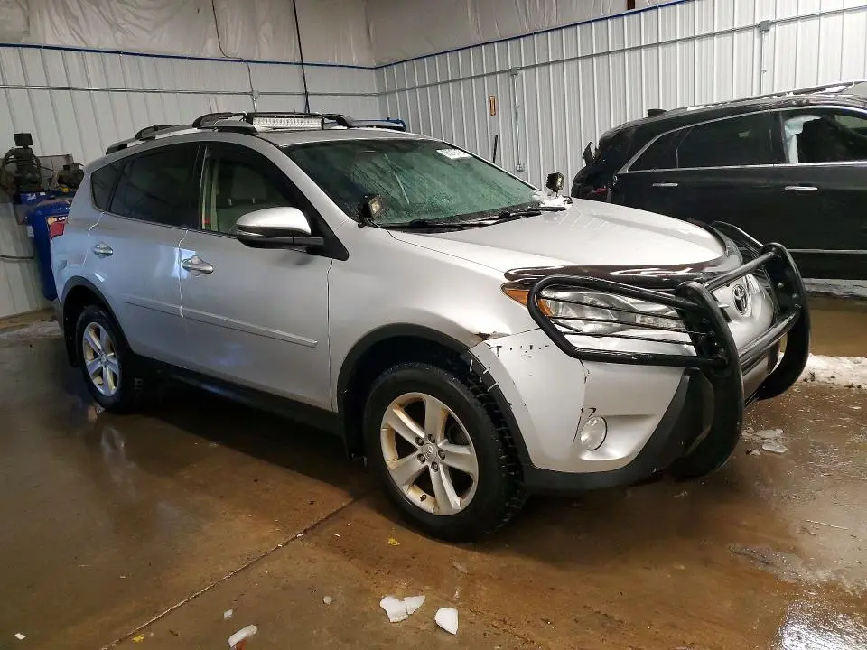 2014 TOYOTA RAV4 XLE  