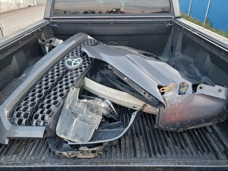 2018 TOYOTA TUNDRA CREWMAX SR5  