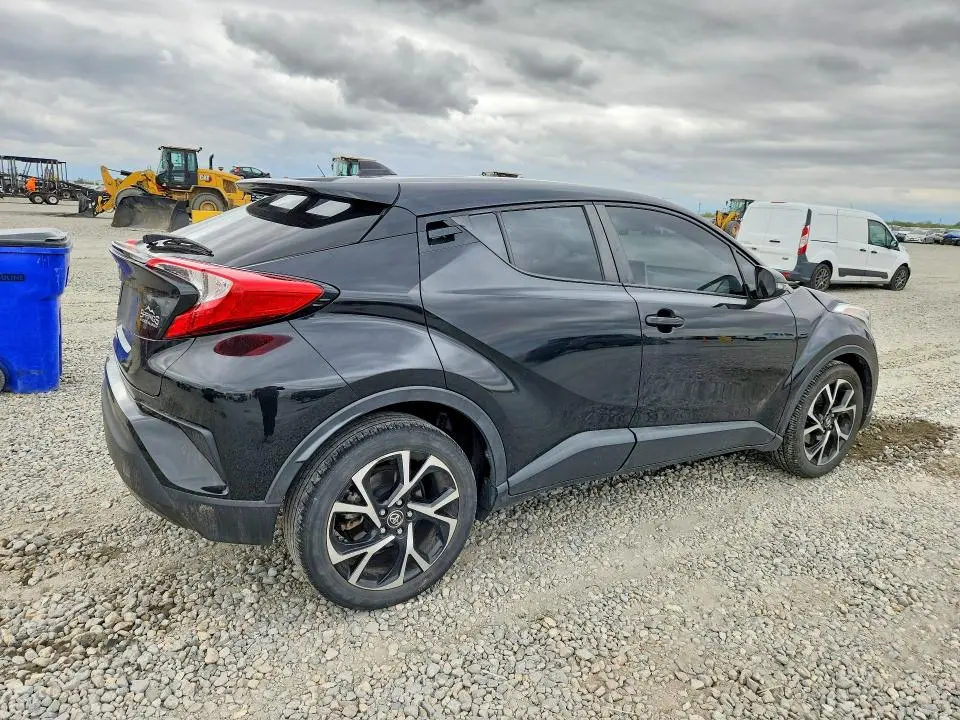 2019 TOYOTA C-HR XLE  