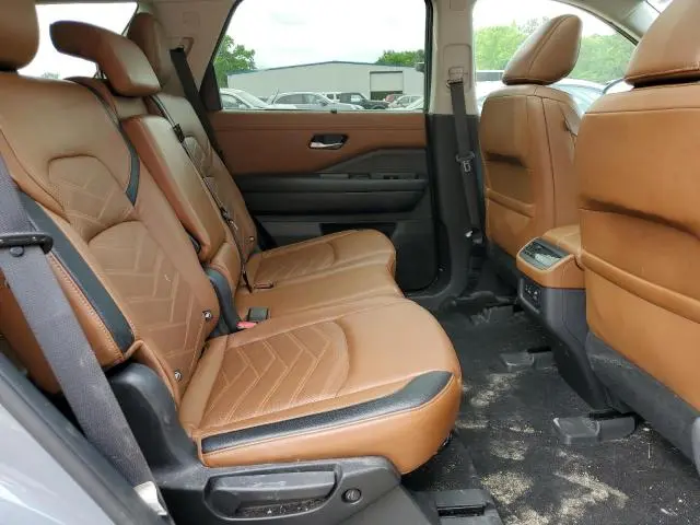 2022 NISSAN PATHFINDER PLATINUM  