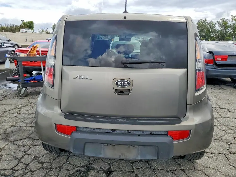 2011 KIA SOUL +  