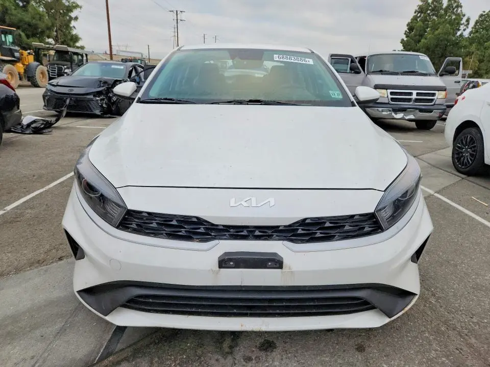 2023 KIA FORTE LXS  