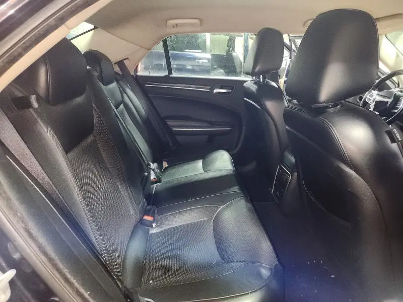 2019 CHRYSLER 300 LIMITED  