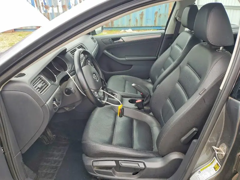 2017 VOLKSWAGEN JETTA SE  