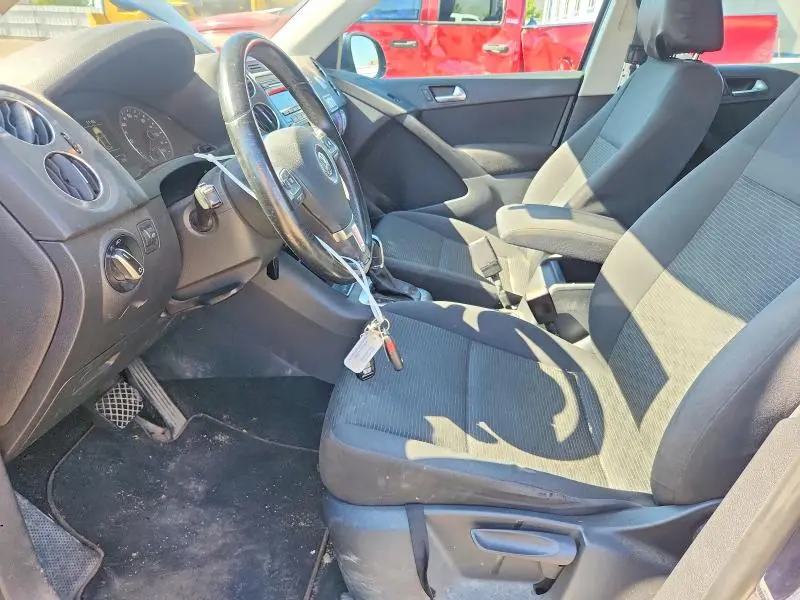 2013 VOLKSWAGEN TIGUAN S  