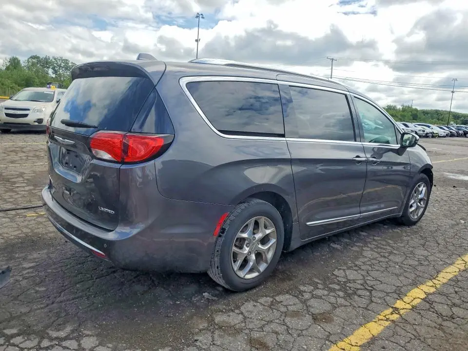 2019 CHRYSLER PACIFICA LIMITED  