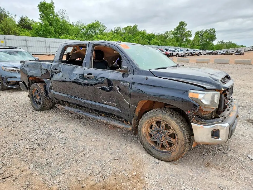 2017 TOYOTA TUNDRA SR5  