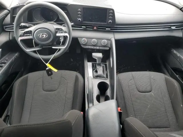 2022 HYUNDAI ELANTRA SE