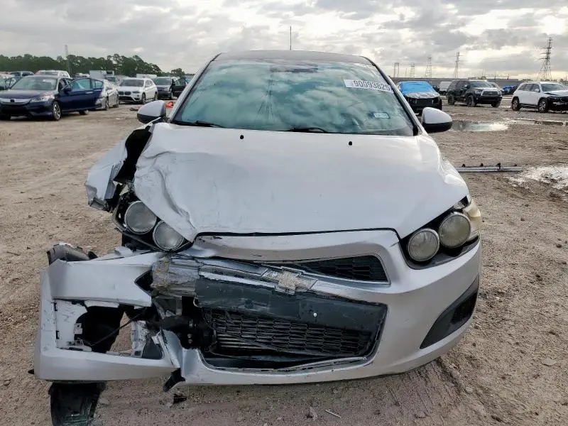 2016 CHEVROLET SONIC LT  