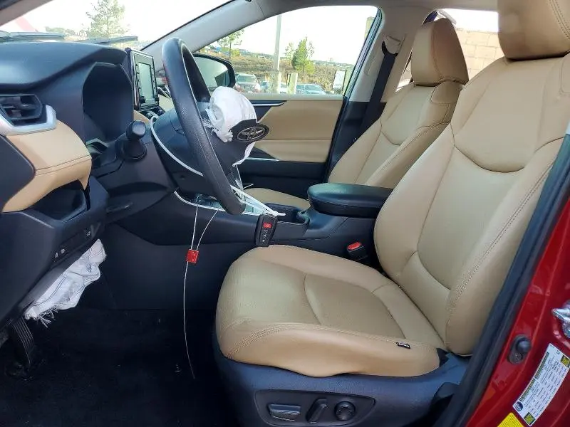 2022 TOYOTA RAV4 XLE  