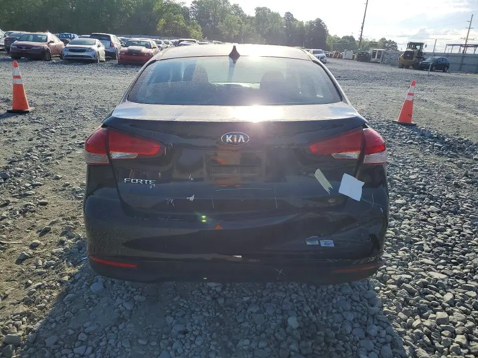 2017 KIA FORTE LX  
