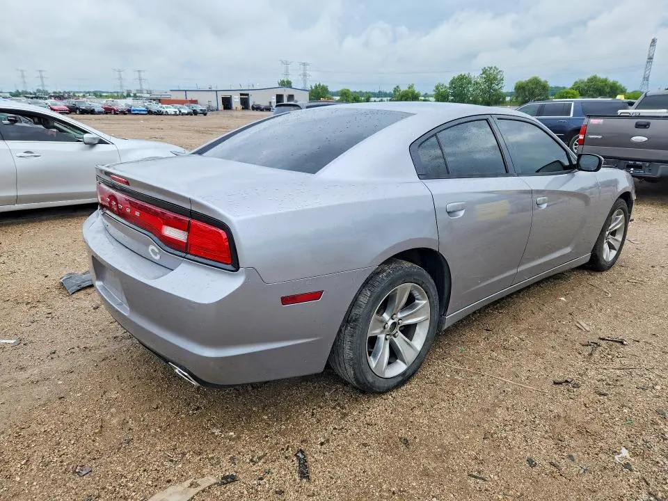 2014 DODGE CHARGER SE  