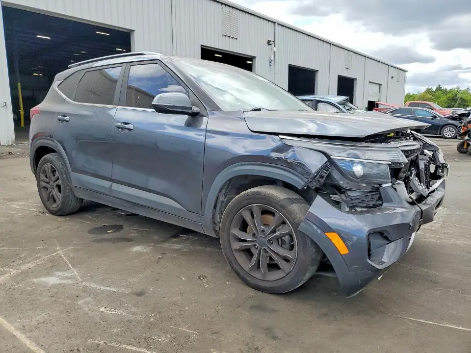 2021 KIA SELTOS S  