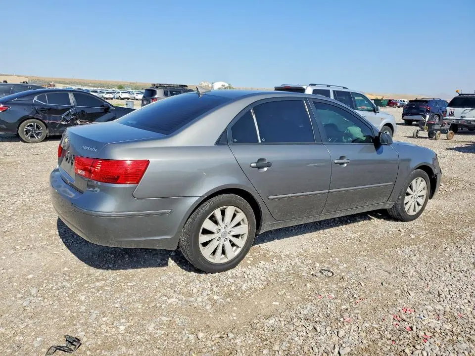 2010 HYUNDAI SONATA GLS  