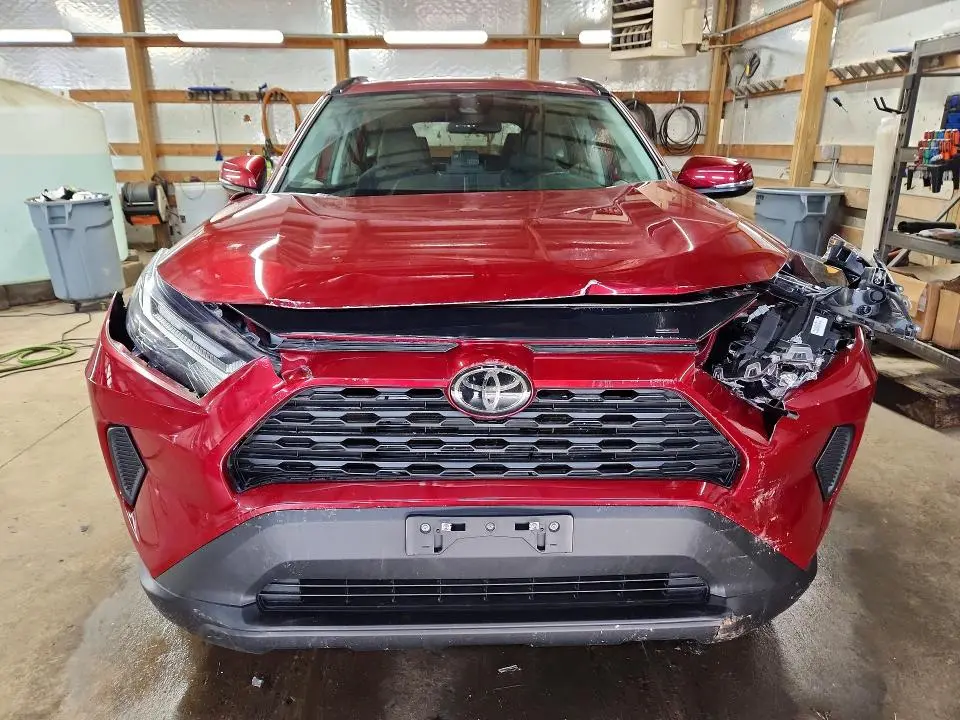2023 TOYOTA RAV4 XLE  