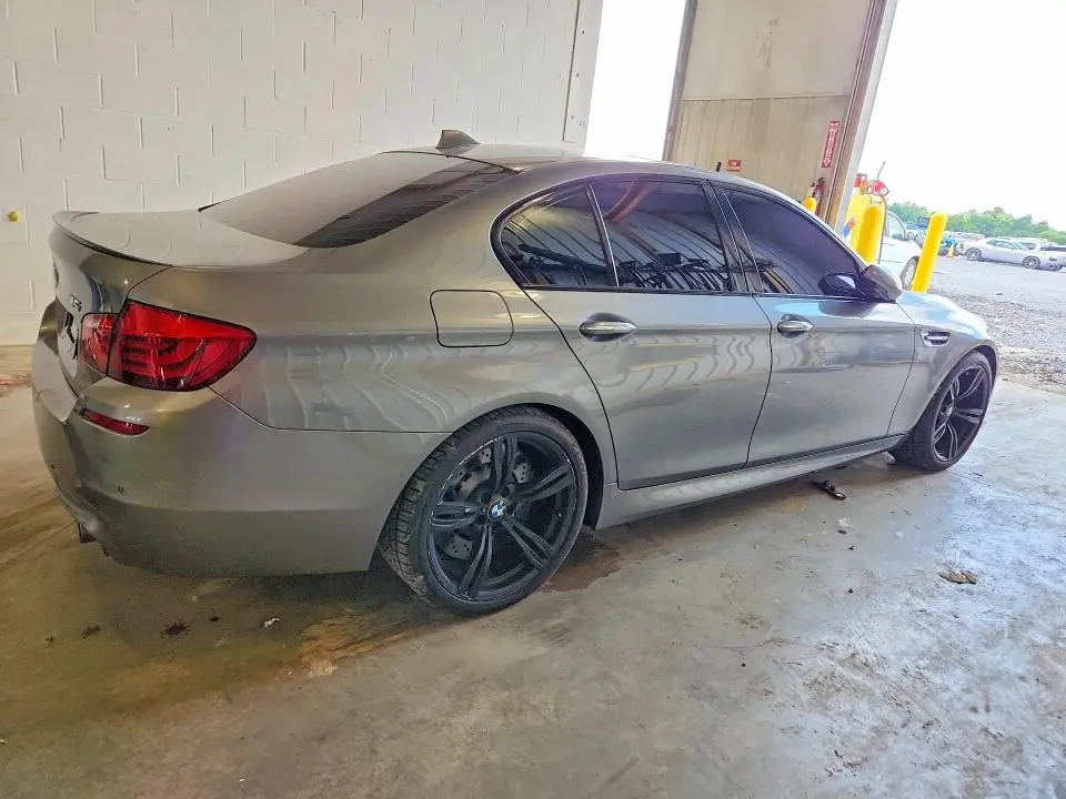 2013 BMW M5   