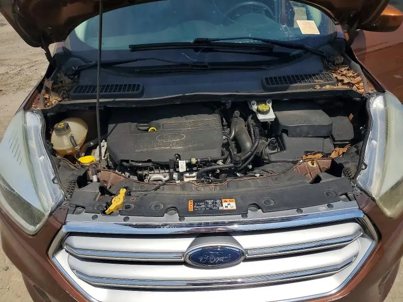 2017 FORD ESCAPE SE  