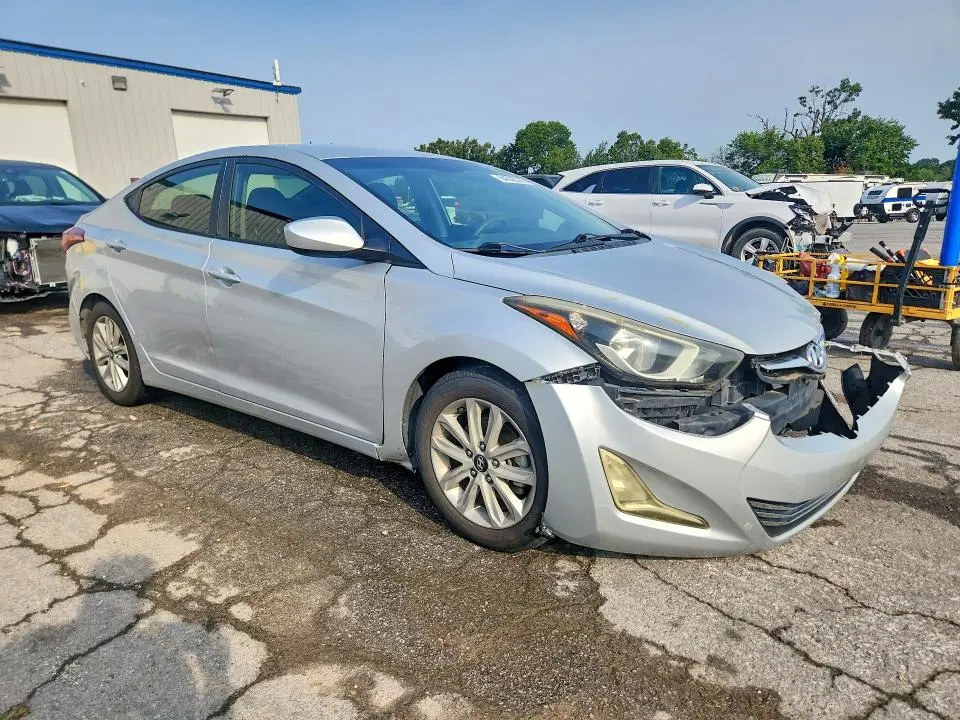 2014 HYUNDAI ELANTRA SE  