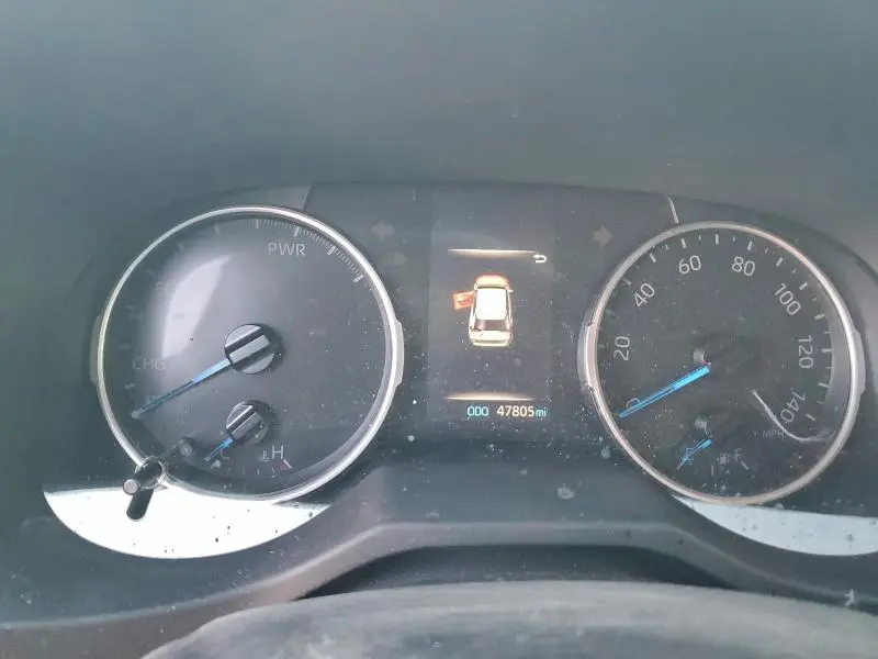 2022 TOYOTA RAV4 XLE  