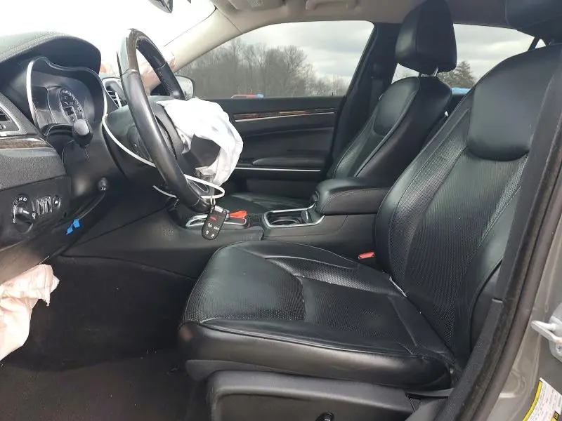 2019 CHRYSLER 300 LIMITED  