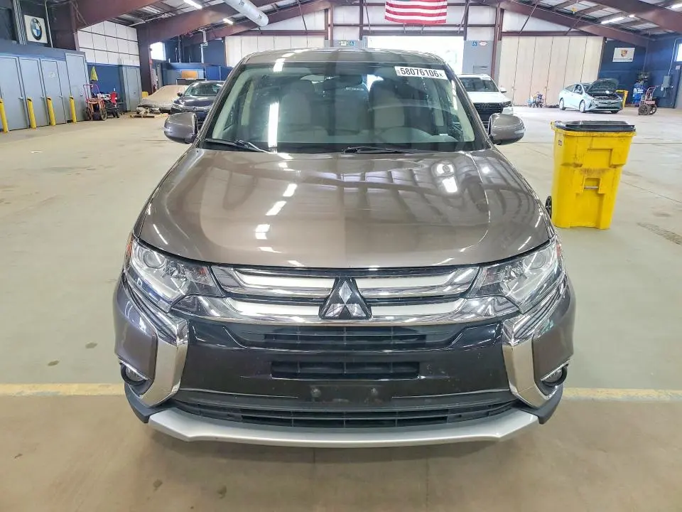 2017 MITSUBISHI OUTLANDER SE  