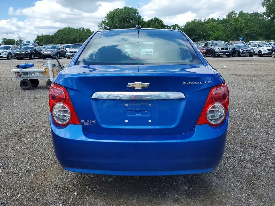 2016 CHEVROLET SONIC LT  