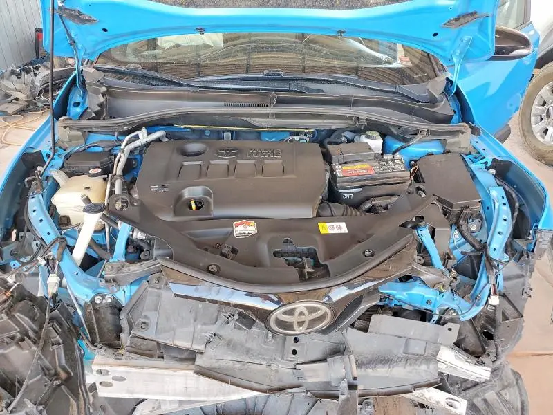 2019 TOYOTA C-HR XLE  