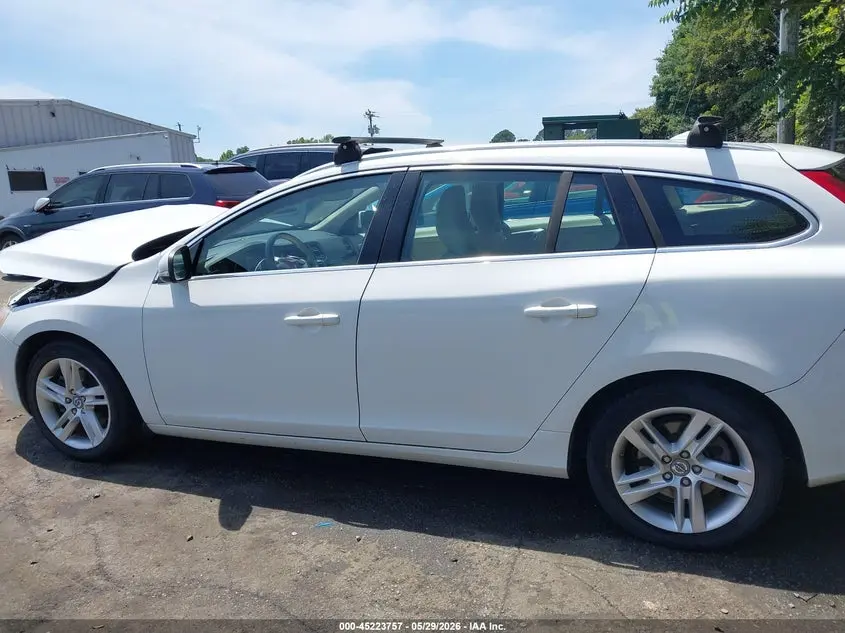 2015 VOLVO V60 T5 PREMIER