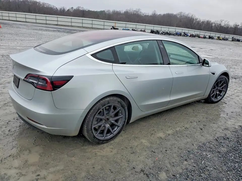 2018 TESLA MODEL 3   