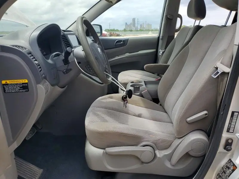 2012 KIA SEDONA LX  