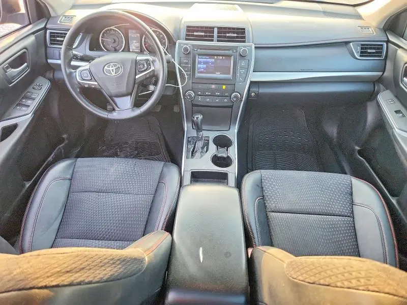 2015 TOYOTA CAMRY SE  