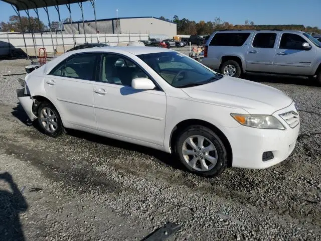 2011 TOYOTA CAMRY SE  