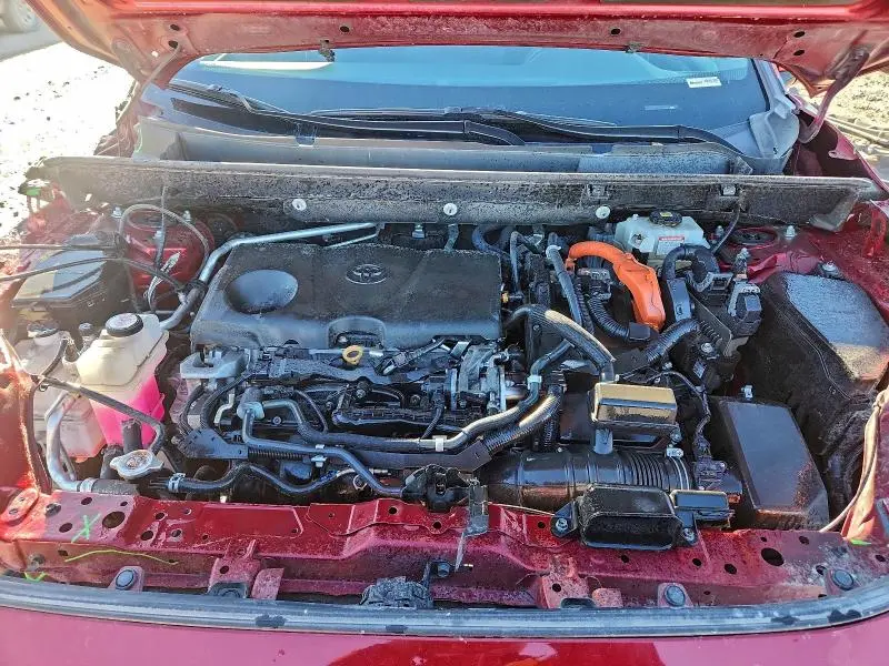 2021 TOYOTA RAV4 XLE  