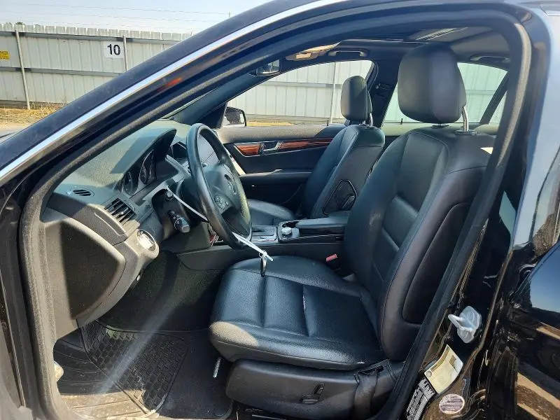 2011 MERCEDES-BENZ C 300  